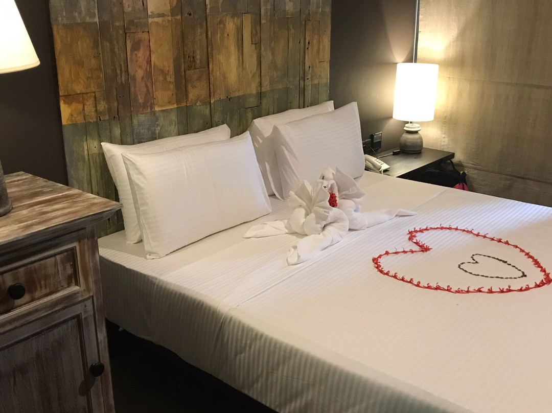 Karandeniya酒店住宿-Capital O 385 Rimakvin River Edge Resort & Benquet