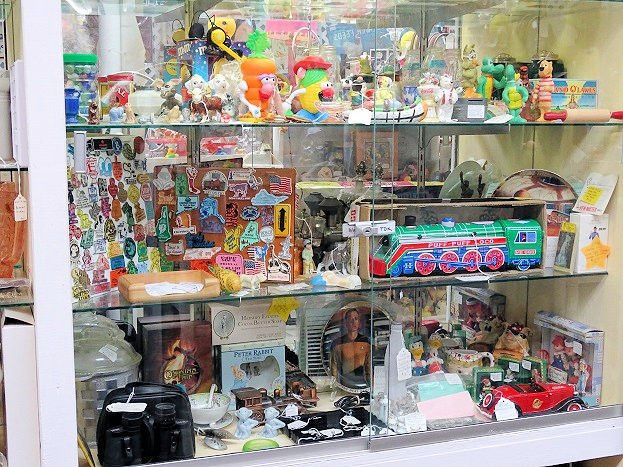 272 Antiques Mall景点图片