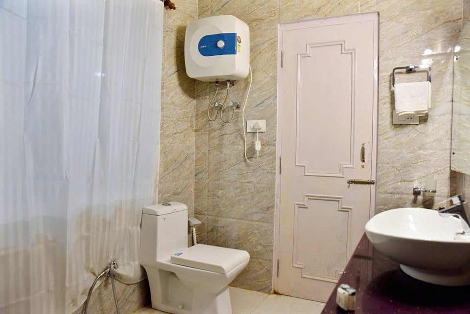 Collection O 10372 Hotel Whistling Winds主图