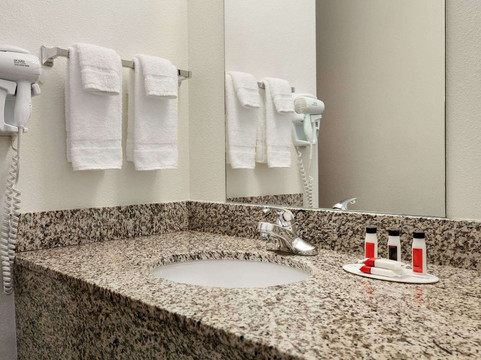 邓斯缪尔Travelodge by Wyndham酒店主图