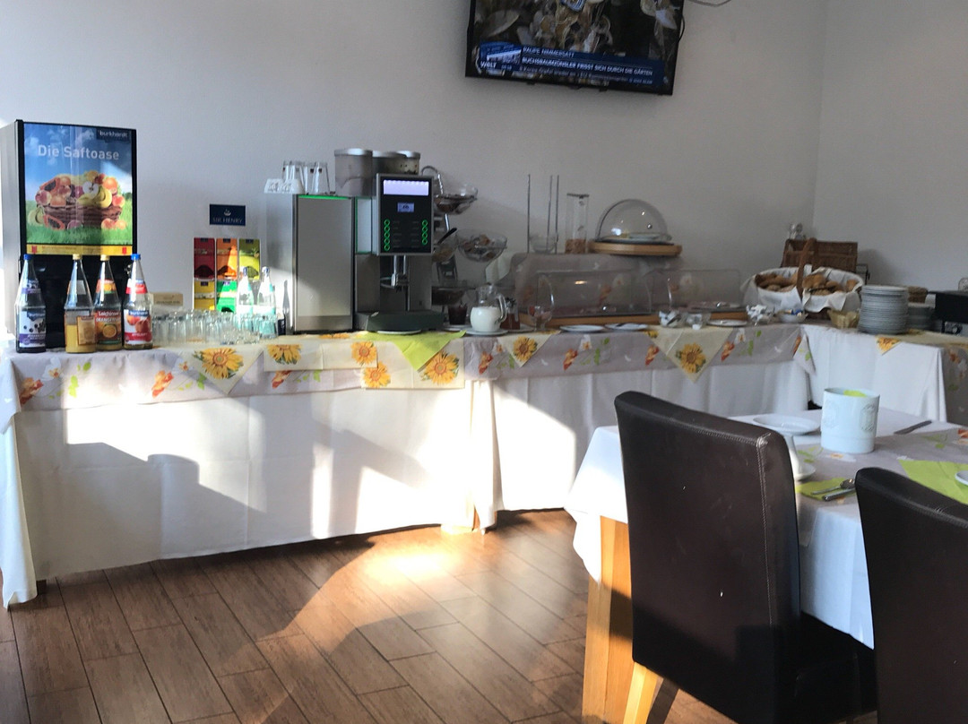 英特帕克酒店主图