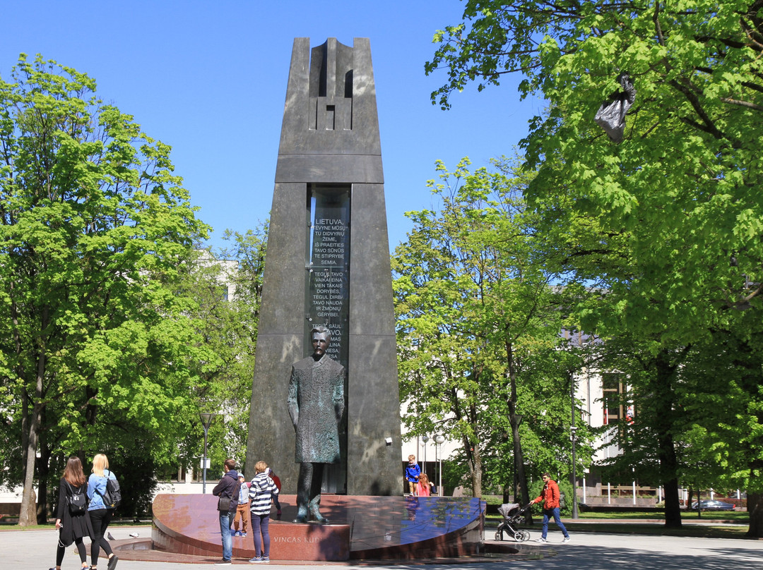 Vincas Kudirka Statue景点图片