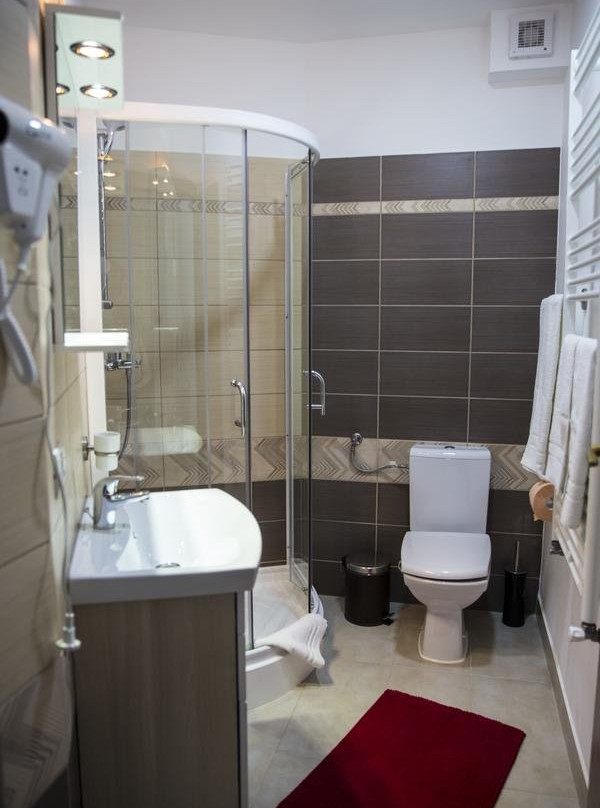 Avenue Parliament主图