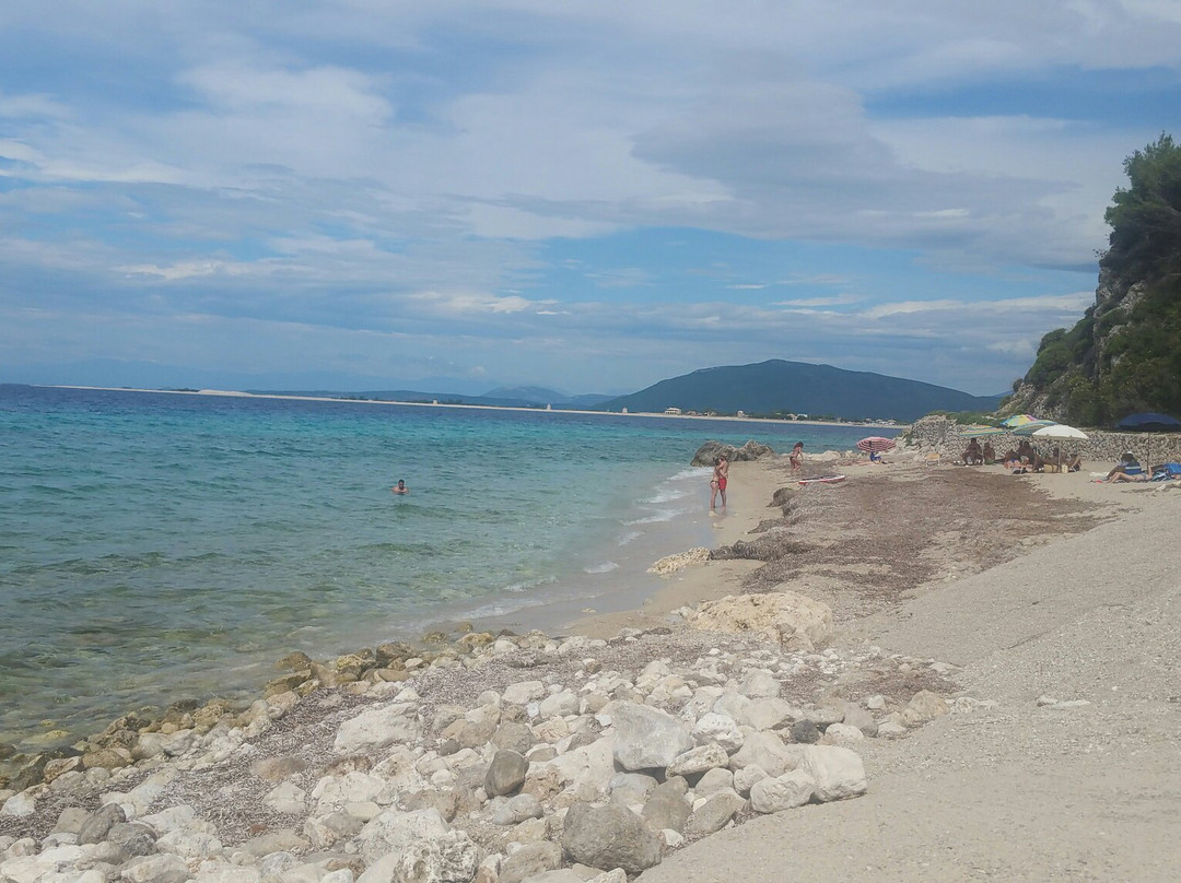 Tsoukalades Beach景点图片