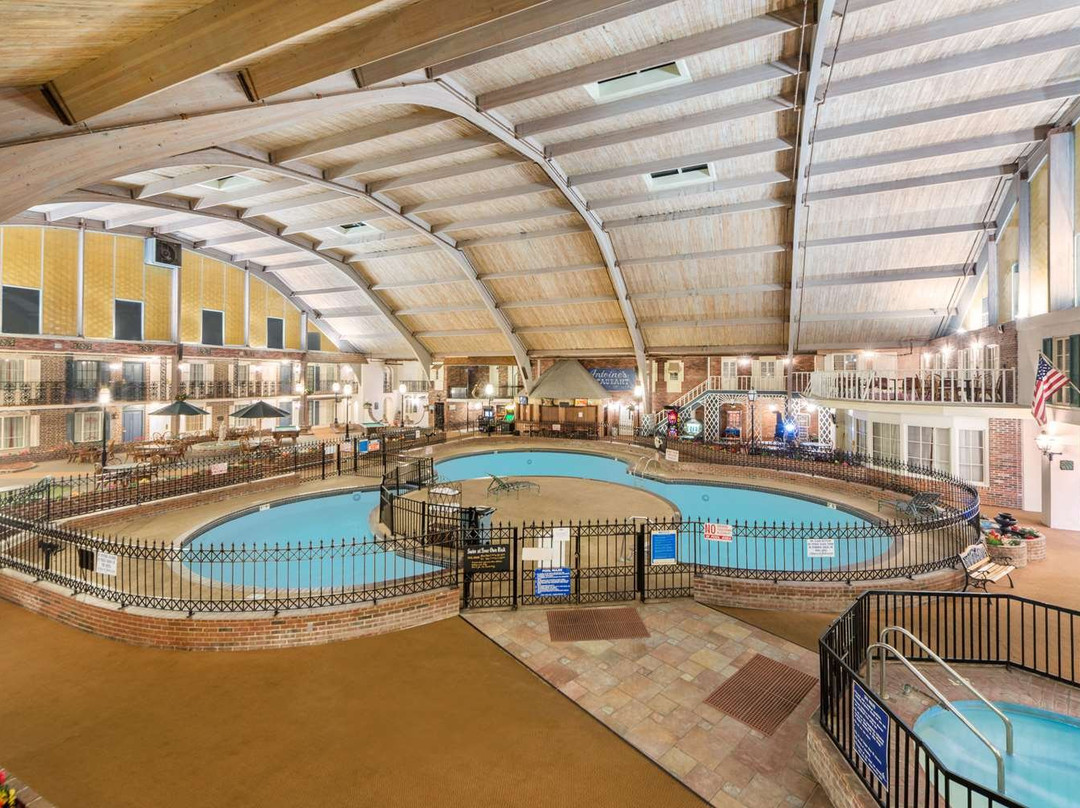 Howard Johnson by Wyndham Burlington主图