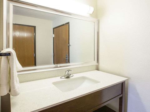 奥本呗盟套房酒店主图