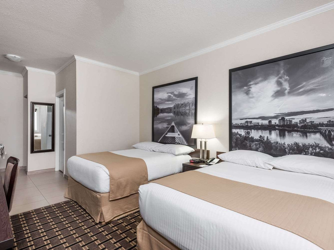 Super 8 by Wyndham Watrous主图