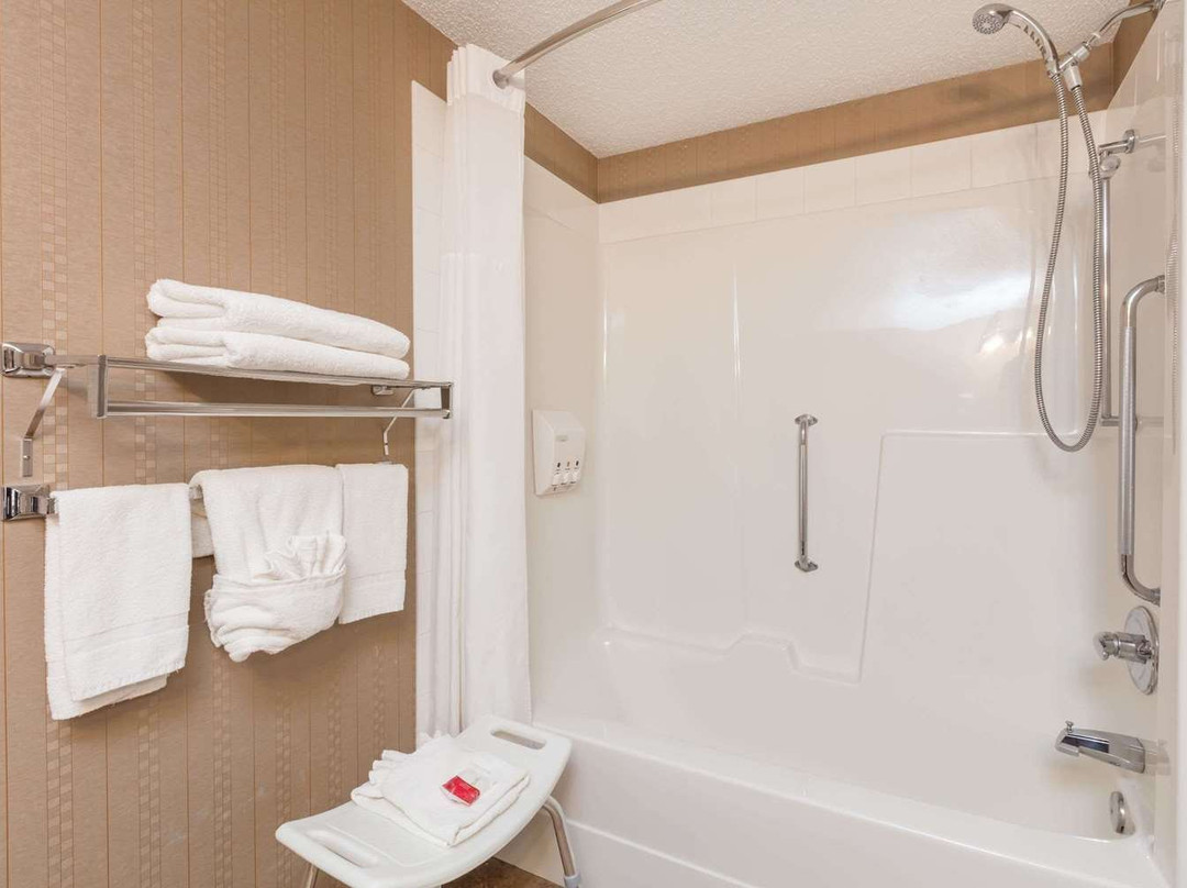 Super 8 by Wyndham Edson主图