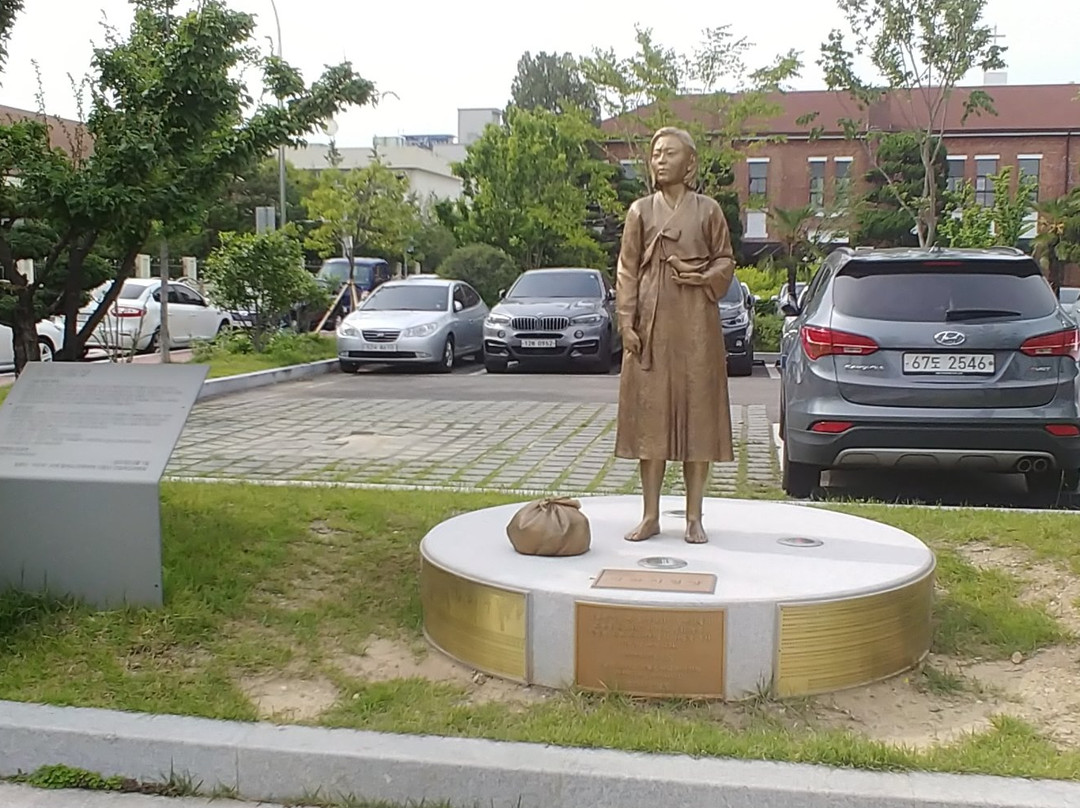 Statue of Peace-晋州市必去景点