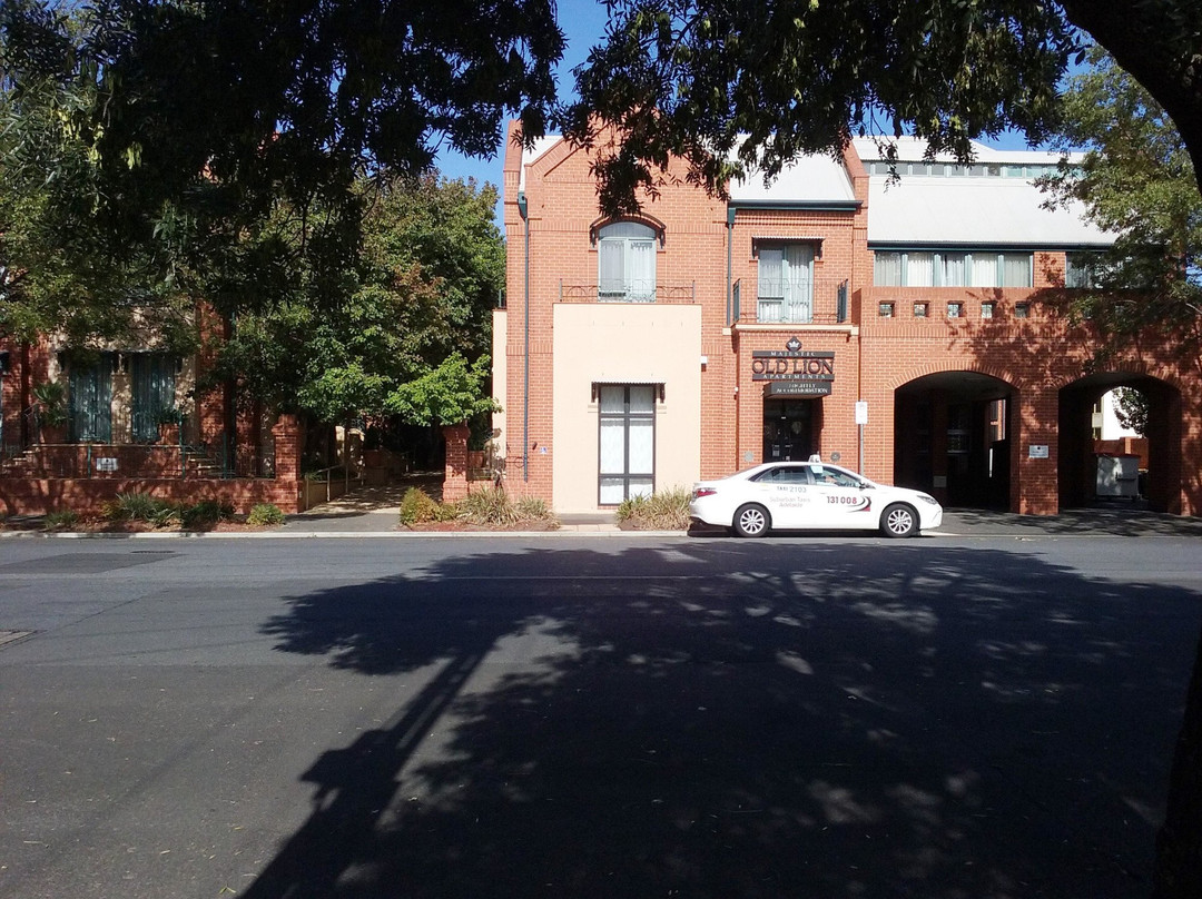 雄狮公寓酒店主图