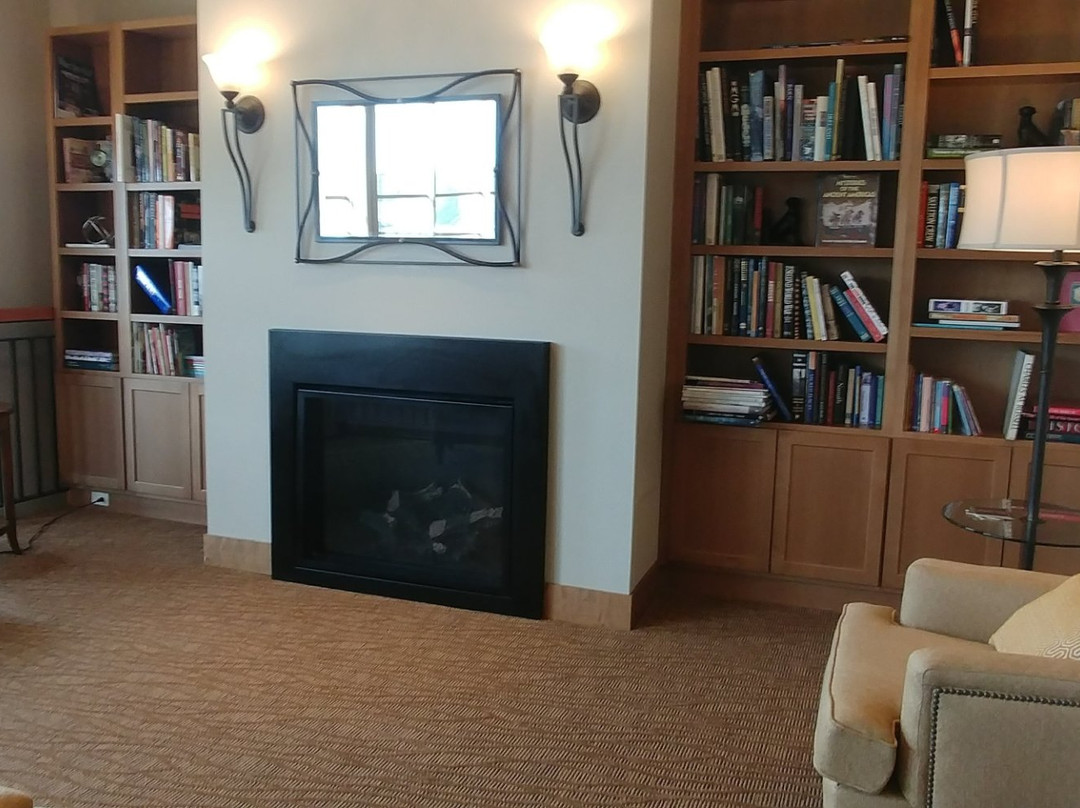 The Lodge at Columbia Point主图