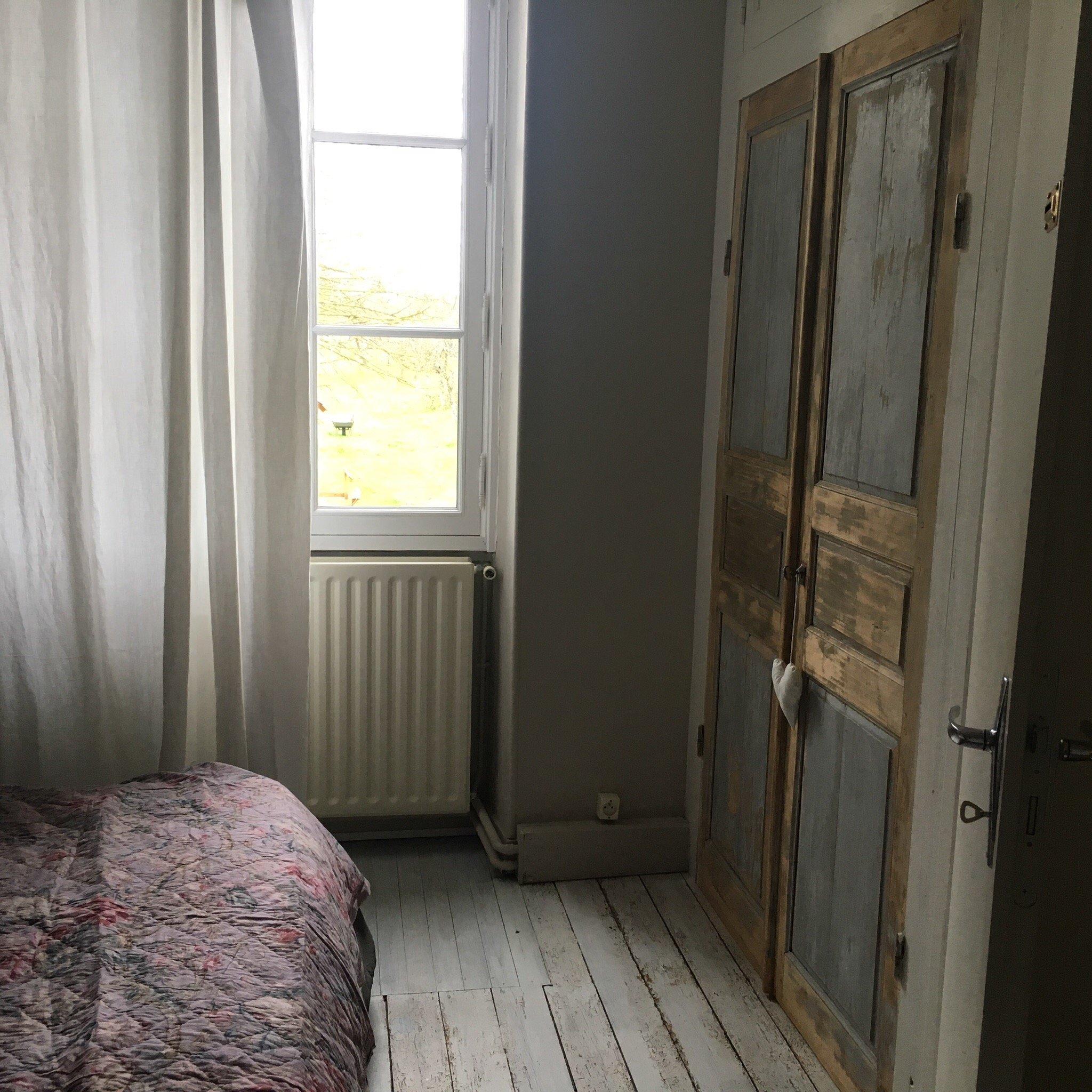 Au Petit Village-官方