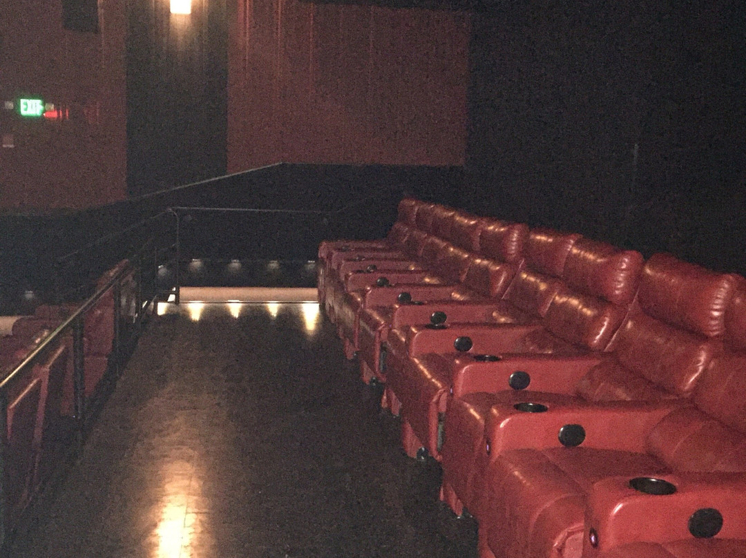 Starplex Luxury Cinemas 11景点图片