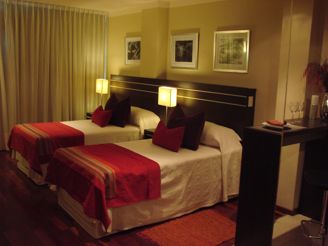 Zoom Apartments主图