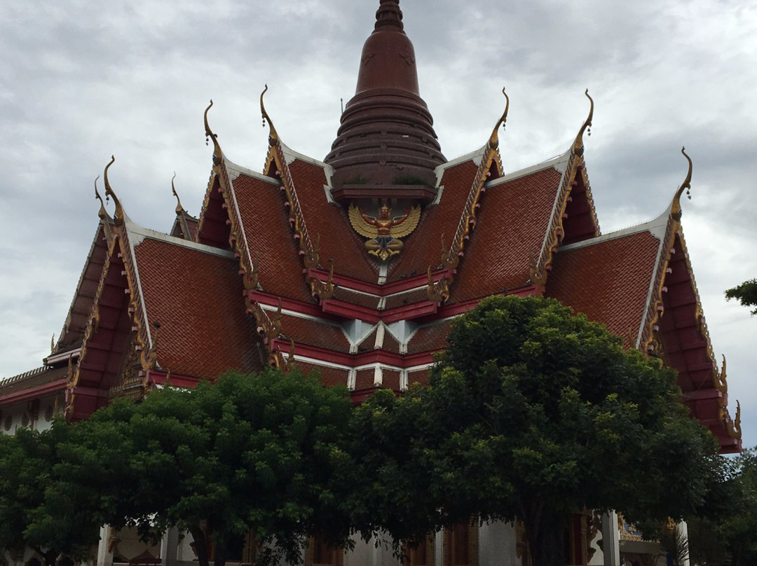 Wat Thap Kradan-颂丕农必去景点