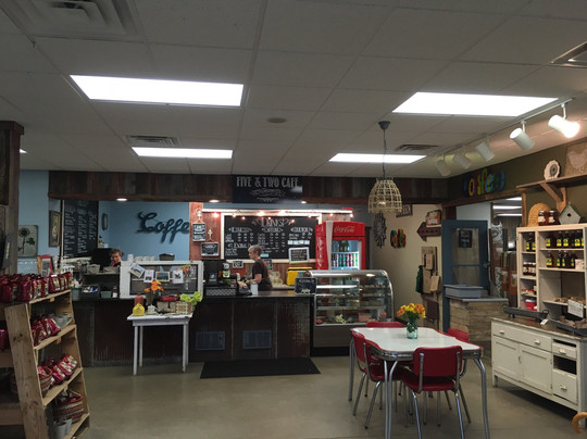 Eleva餐馆和美食-Five & Two Cafe