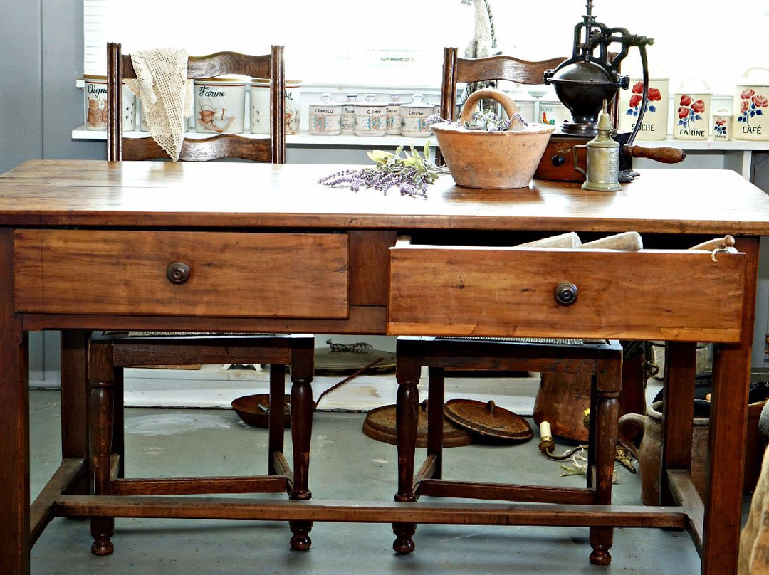 Gargoyles French Decor-Mount Juliet必去景点