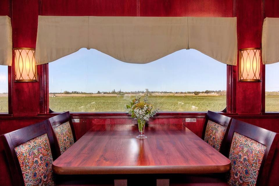 Sierra Railroad Dinner Train-奥克戴尔必去景点