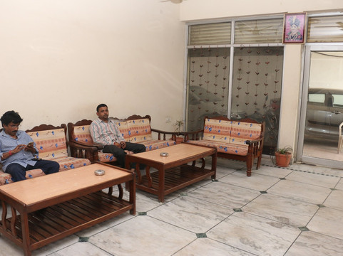 Handiya酒店住宿-Hotel Angad