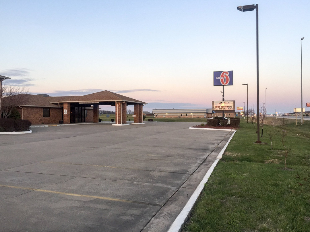 马里昂机场旅馆&套房酒店