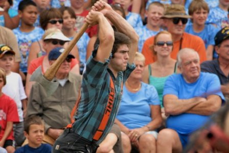 Scheer's Lumberjack Show-海沃德必去景点