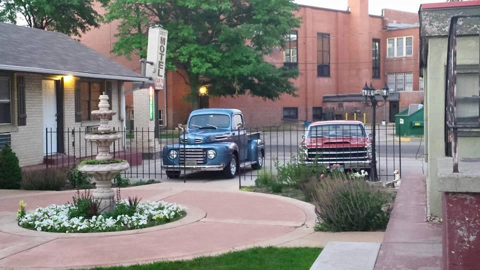 The Crest Motel主图