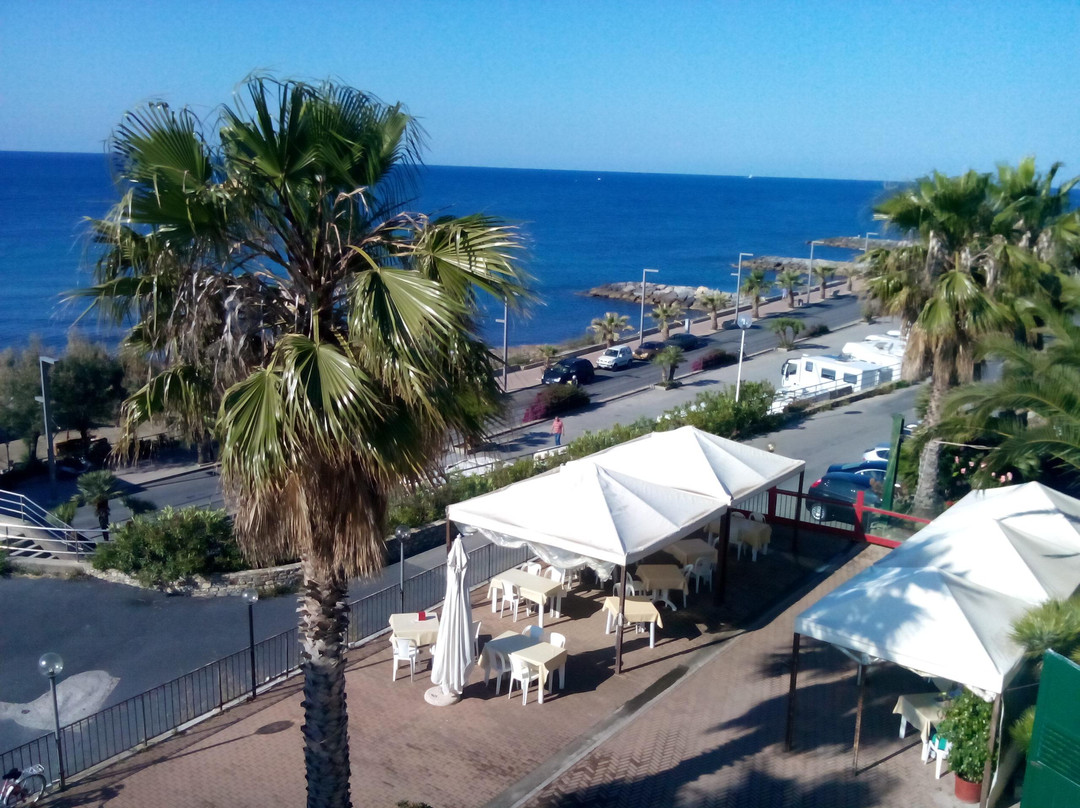 Cipressa酒店住宿-Albergo Ristorante Lucciola