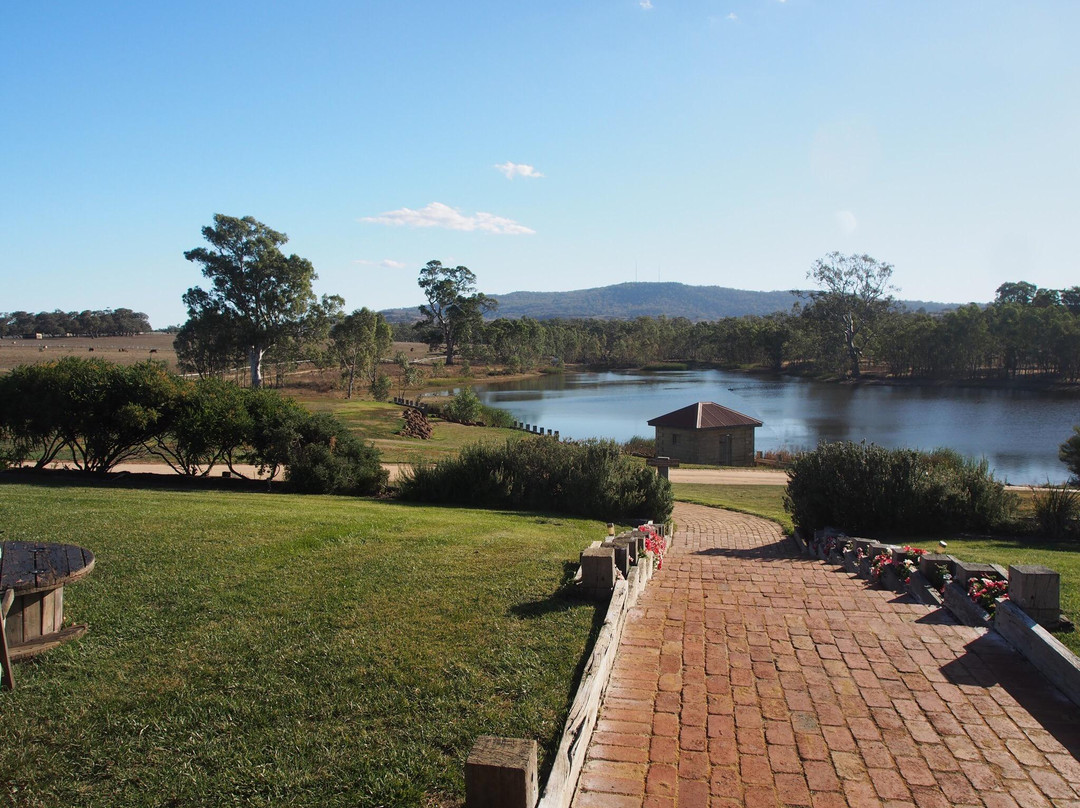 Kimbolton旅游景点-Sutton Grange Winery