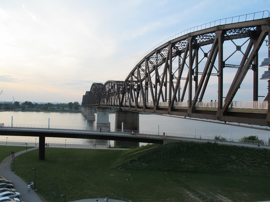 The Big Four Bridge-路易斯维尔必去景点