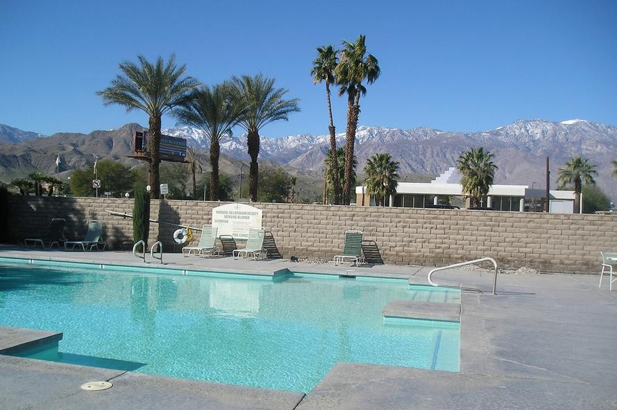 Encore Palm Springs Oasis