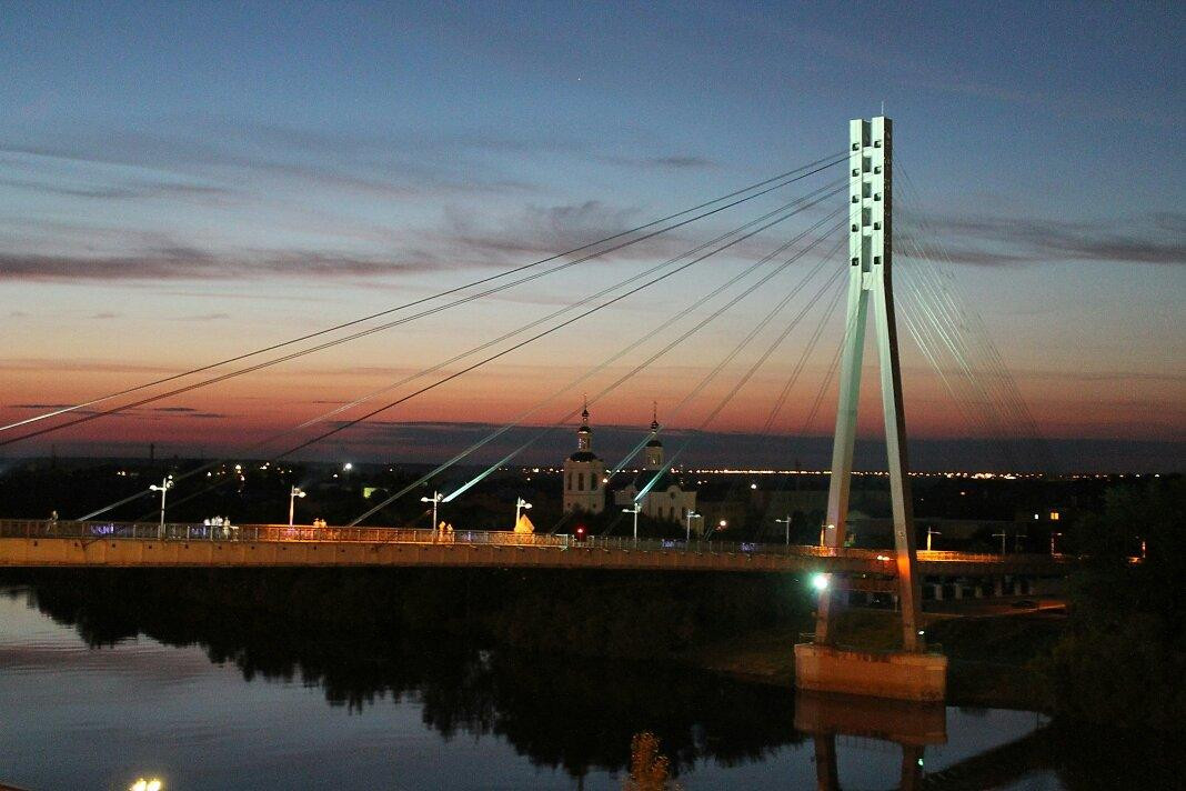 Bridge of Lovers (Pedestrian)-秋明必去景点