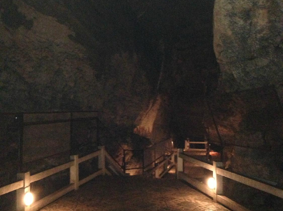 浮戏山雪花洞风景名胜区-巩义市必去景点