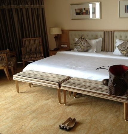 平谦国际精品酒店主图