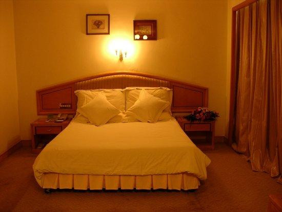 桔子酒店(贵阳大十字民生路好吃街店)主图