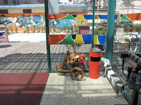 上海万里路青年酒店主图