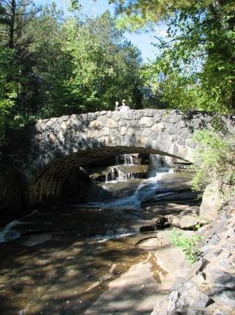 Lake Superior Zoo-德卢斯必去景点