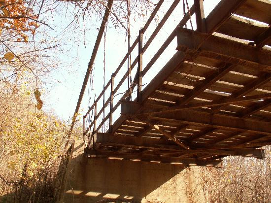 Swinging Bridge-Brumley必去景点