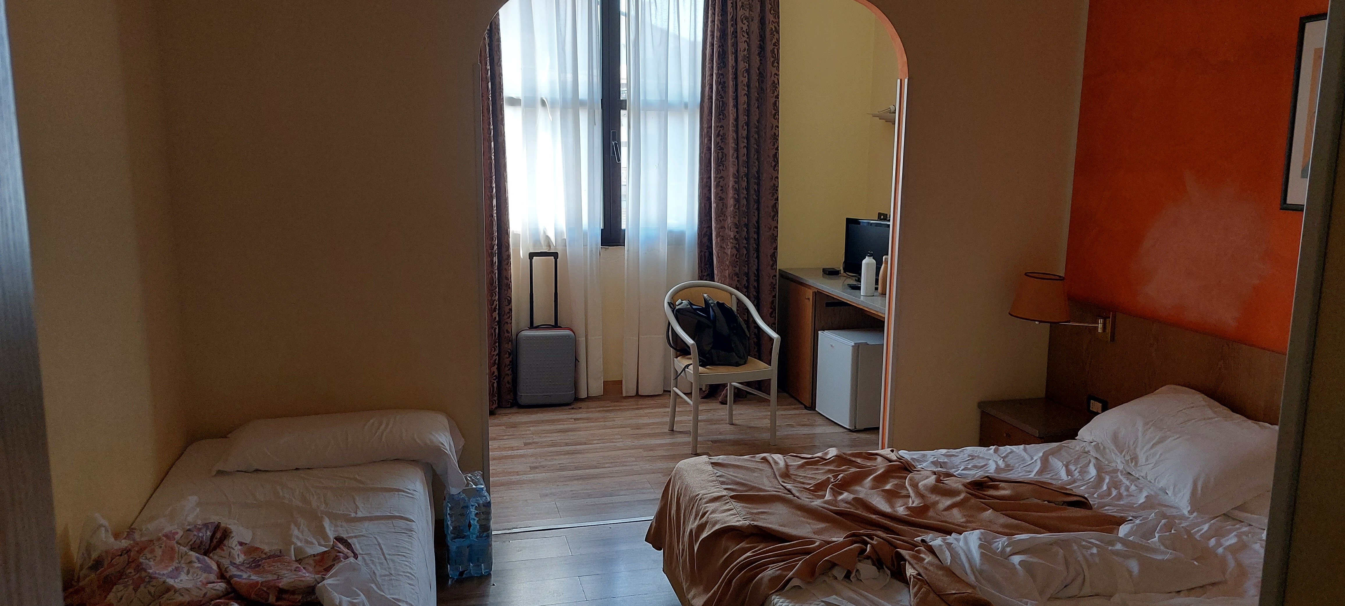 拉斐尔酒店-客卧