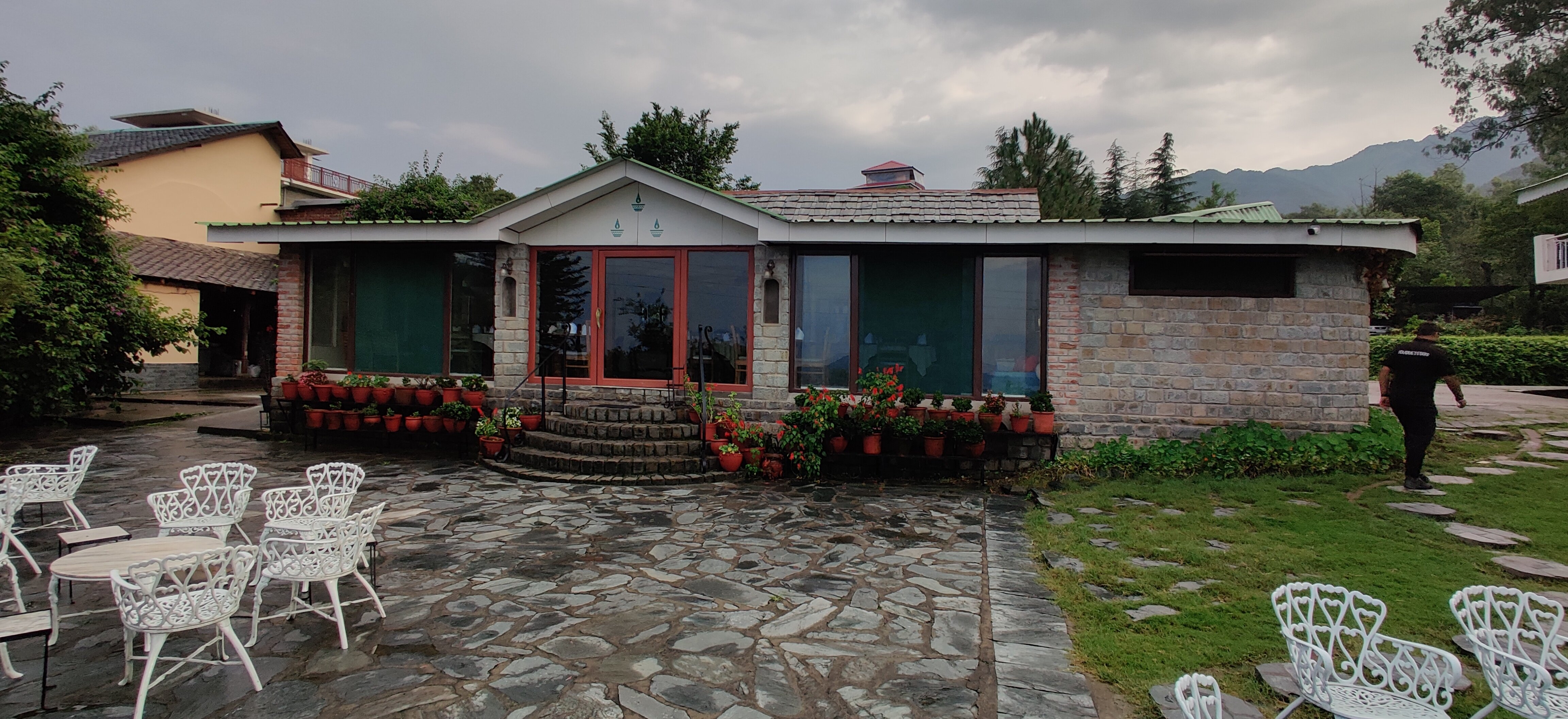 Colonel's Resort-官方