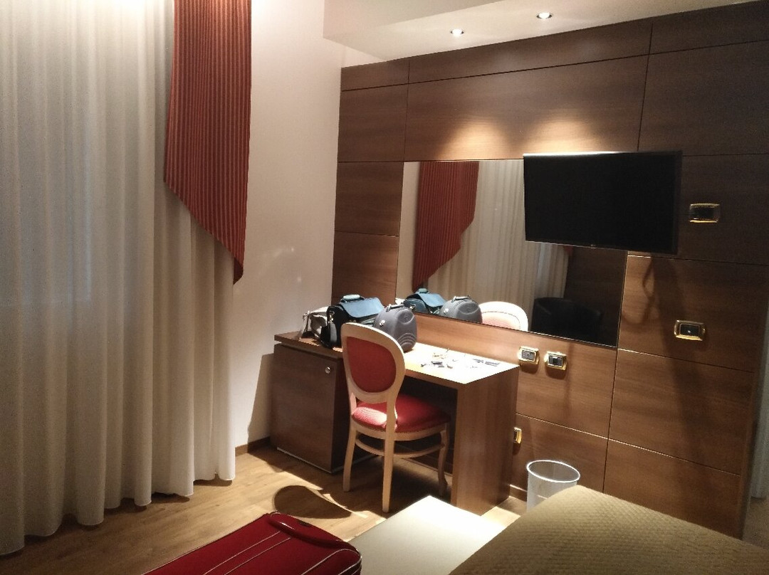 Family Hotel主图