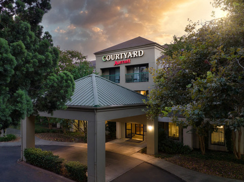 斯托克顿万怡酒店主图