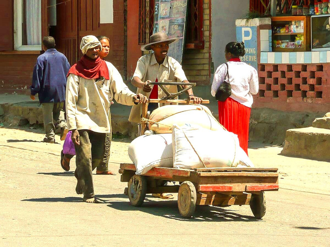 Les Artisans d'Ambositra景点图片