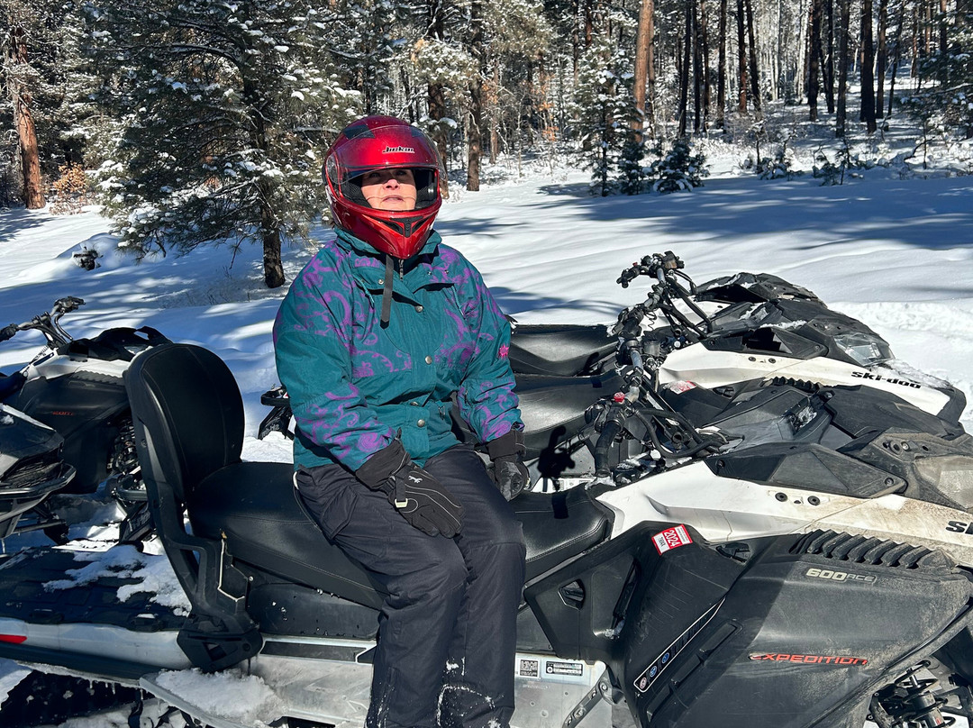 Wolfcreek Snowmobile Tours景点图片