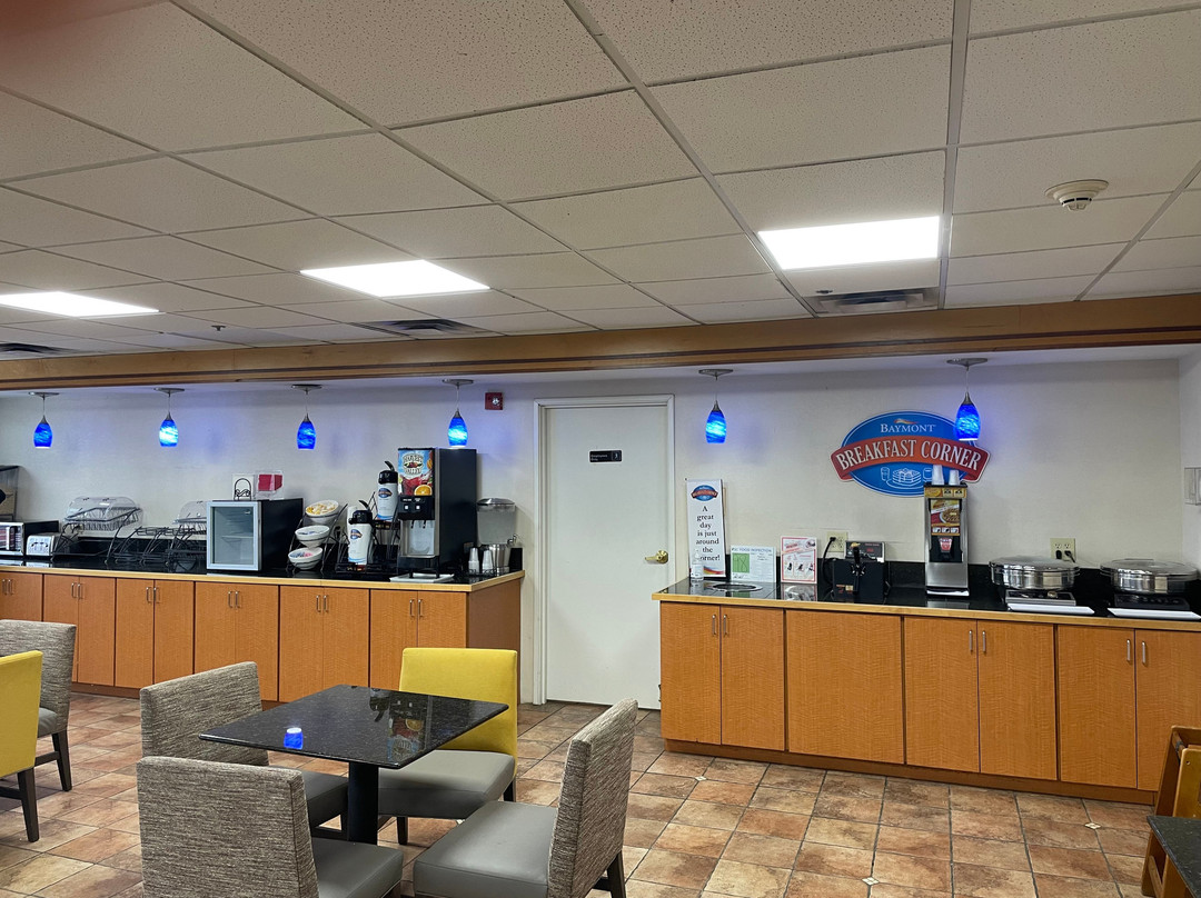 伊丽莎白敦贝蒙特旅馆&套房酒店主图