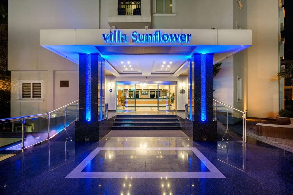 Villa Sunflower Hotel主图
