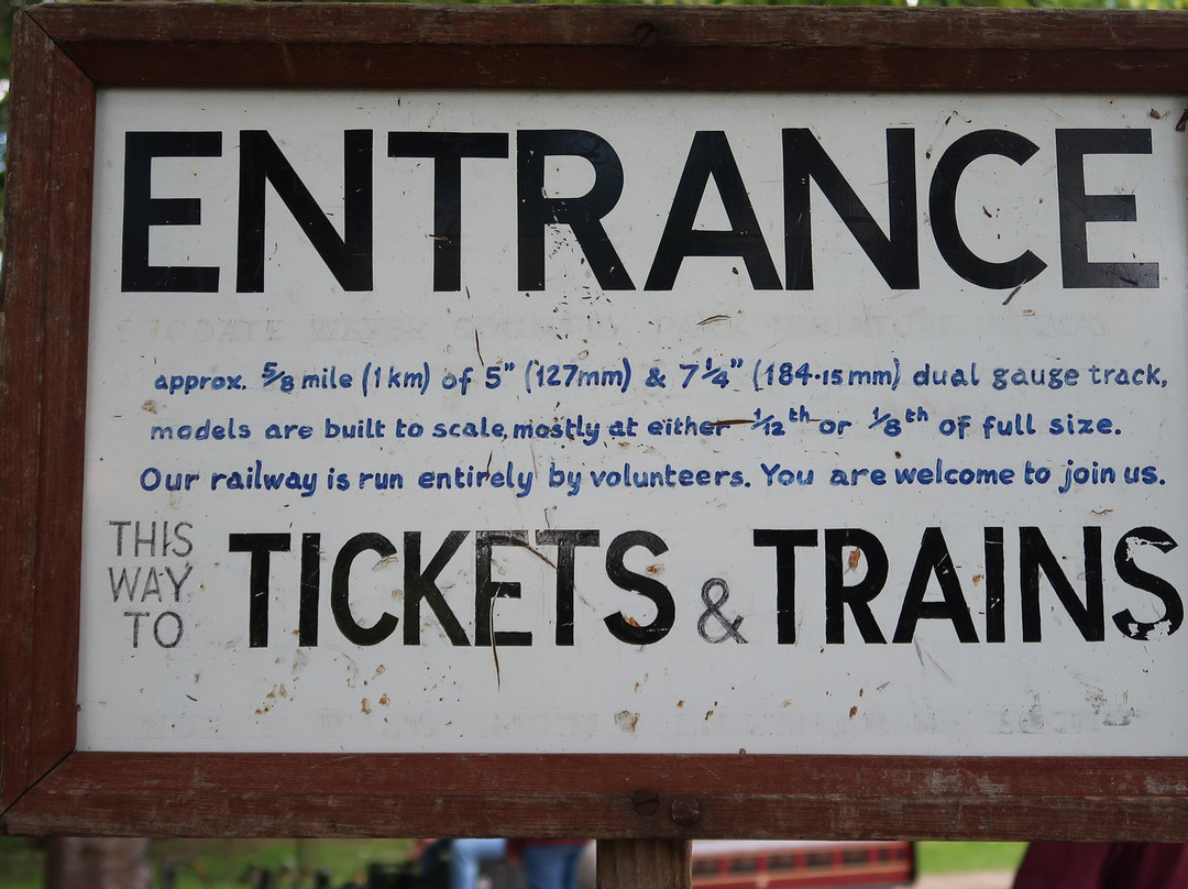 Coate Water Miniature Railway景点图片