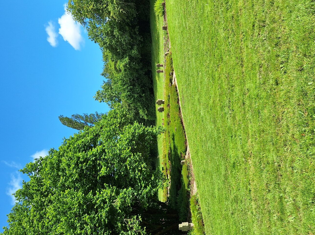 Ehrenfriedhof Perl景点图片