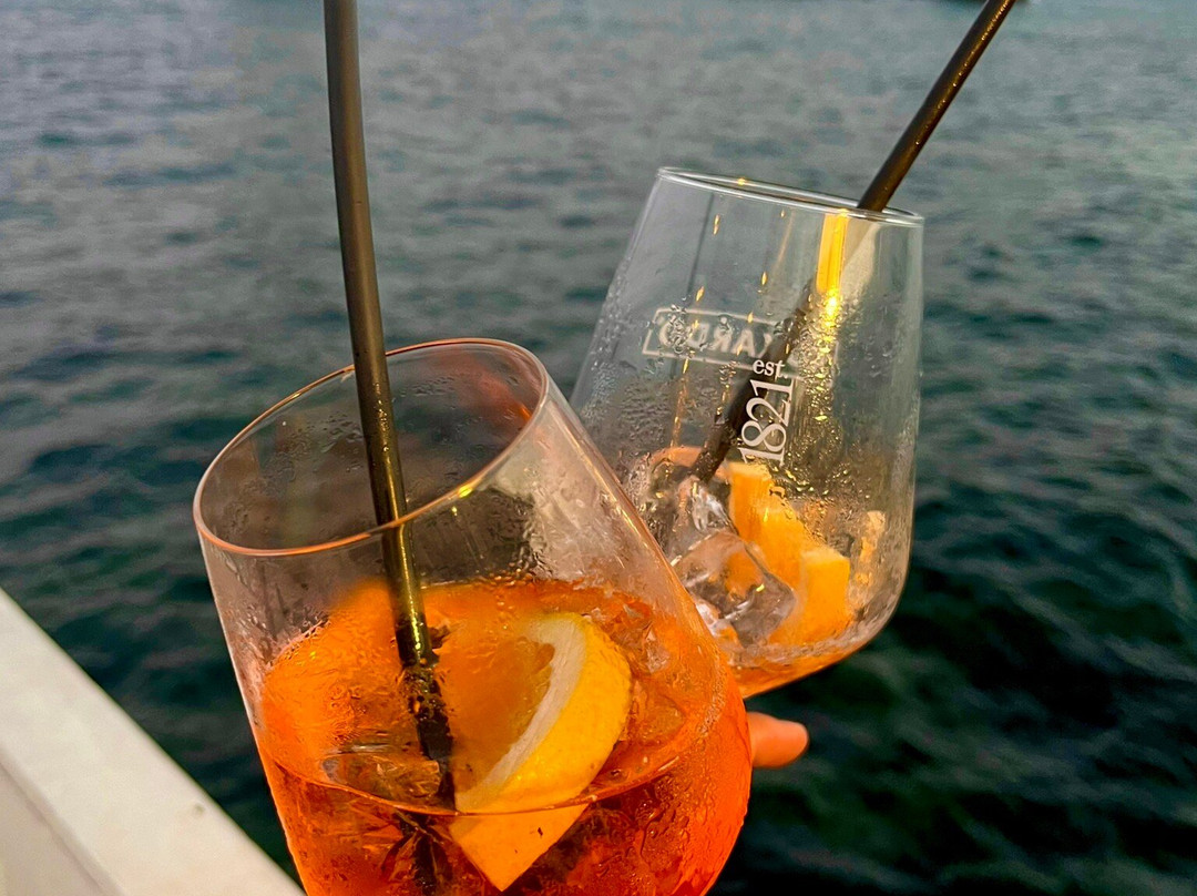 Ghenea beach club景点图片