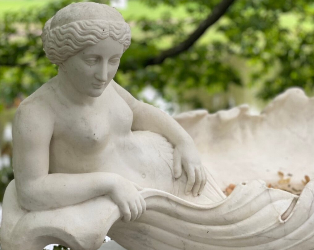 Sculpture Nimfa v rakovine景点图片