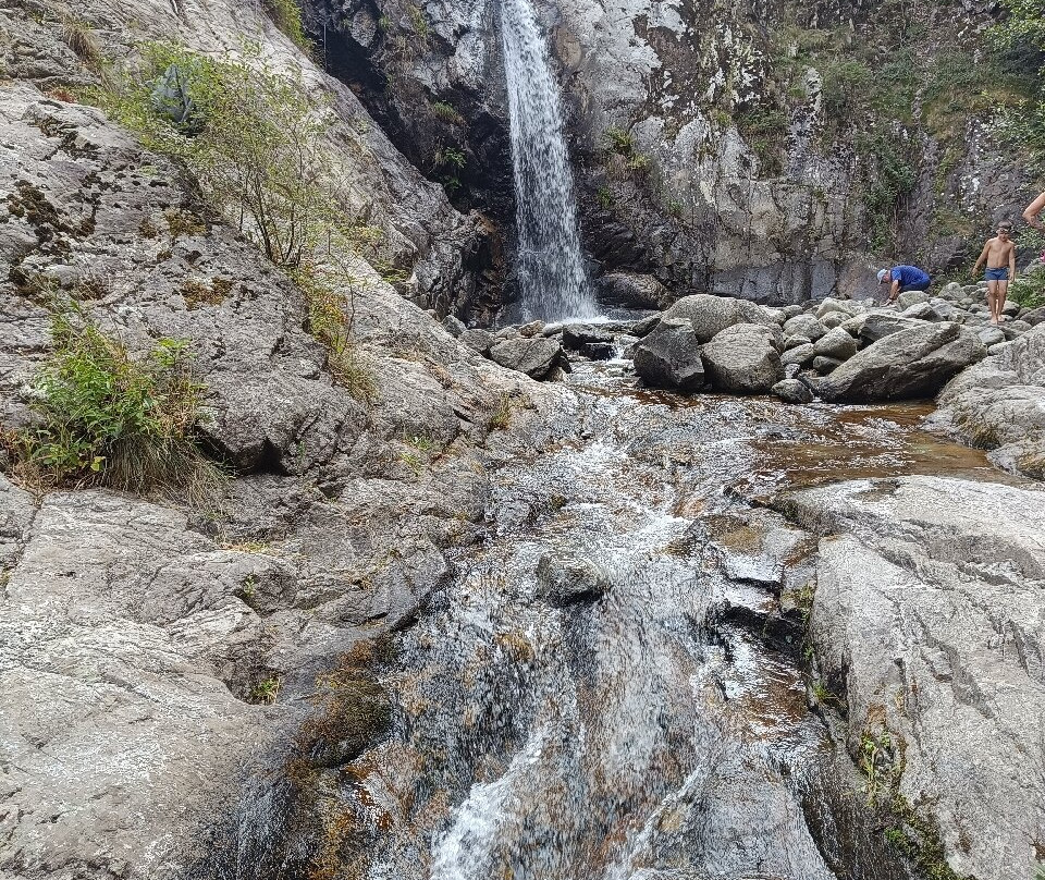 Cascades Du Saint-vincent Et Des Anglais景点图片